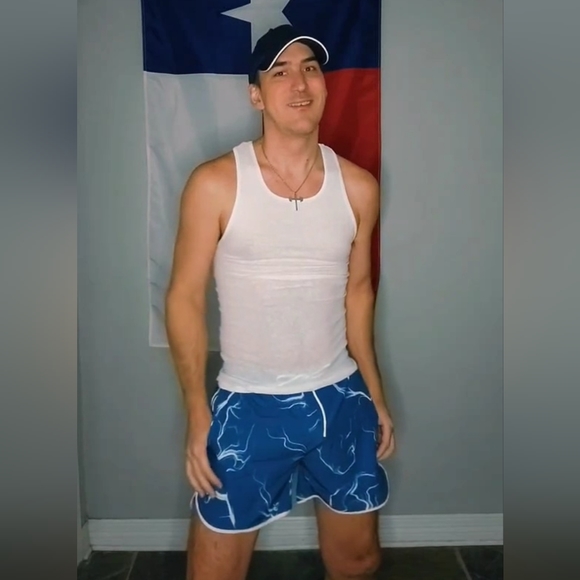 Men's Clothing - Picture 3 of 16